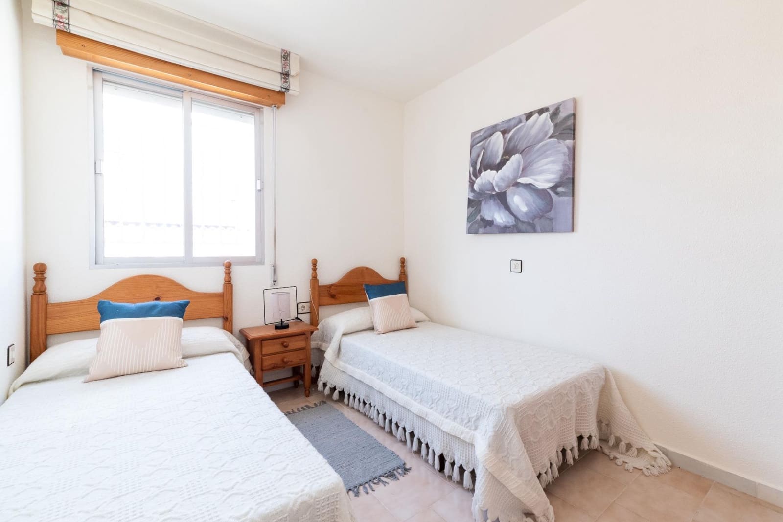 4 bedroom Villa for sale in Peligros with pool garage - € 249,900 (Ref: 9434346)