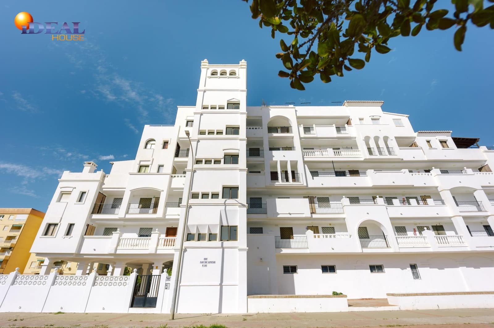 3 bedroom Apartment for sale in Salobrena with pool garage - € 310,000 (Ref: 9434347)