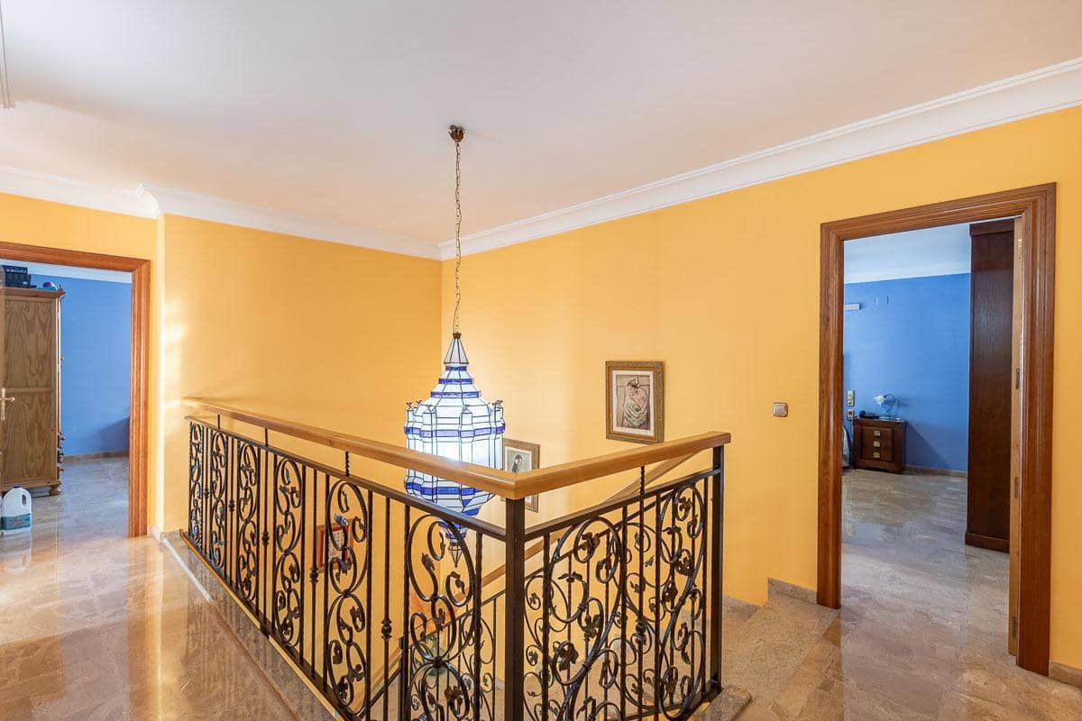 4 sypialnia Willa na sprzedaż w Albolote z garażem - 435 000 € (Ref: 9434351)