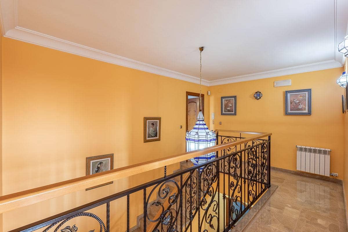 4 sypialnia Willa na sprzedaż w Albolote z garażem - 435 000 € (Ref: 9434351)