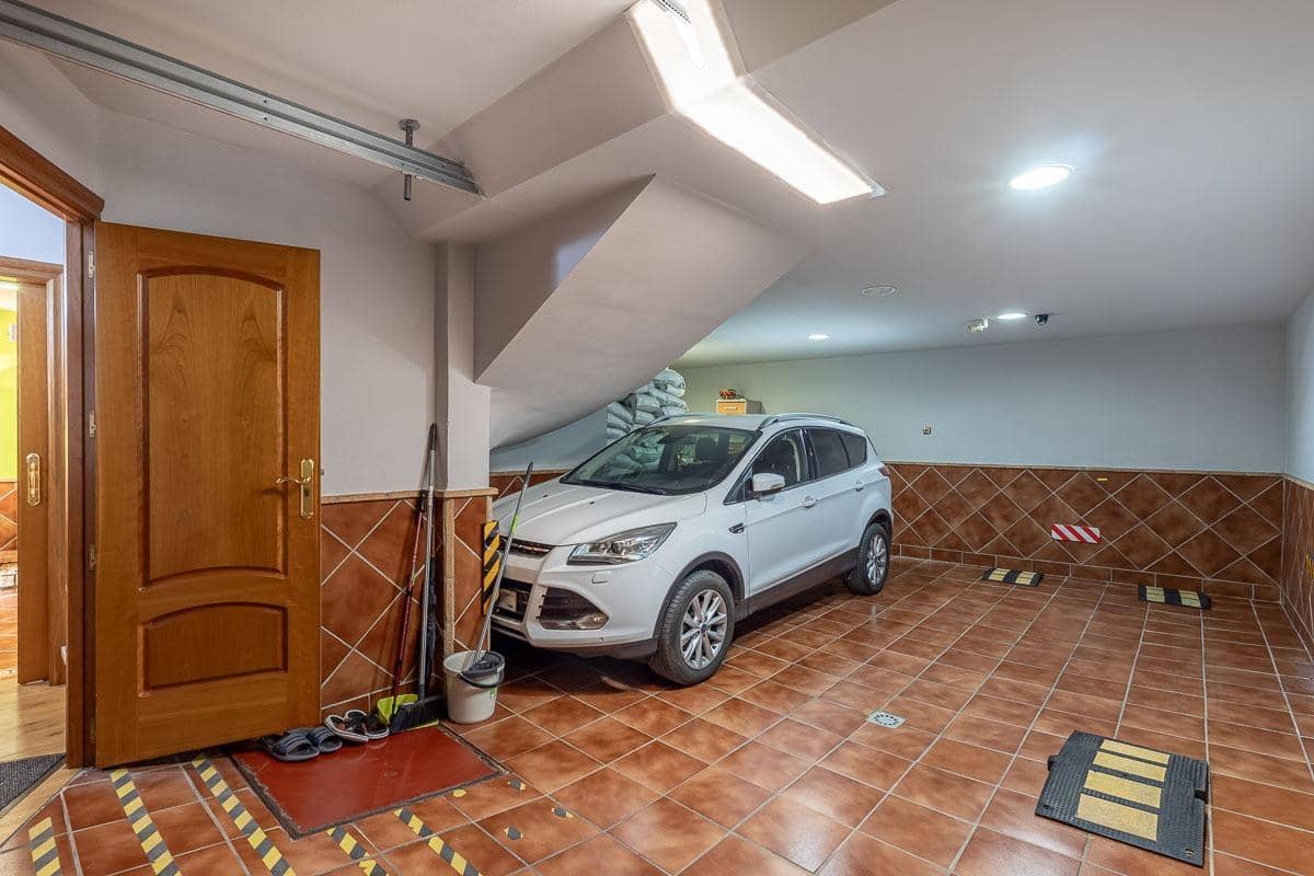 4 sypialnia Willa na sprzedaż w Albolote z garażem - 435 000 € (Ref: 9434351)