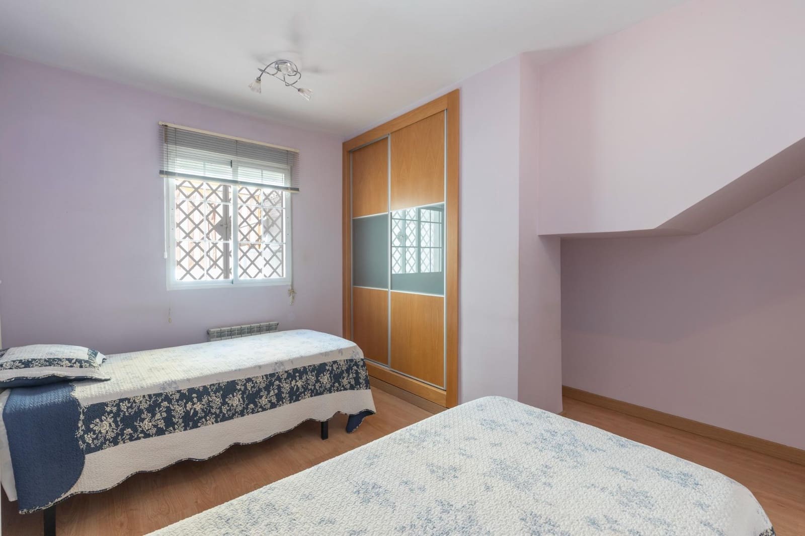 4 bedroom Terraced Villa for sale in Huetor Vega with garage - € 245,000 (Ref: 9434352)