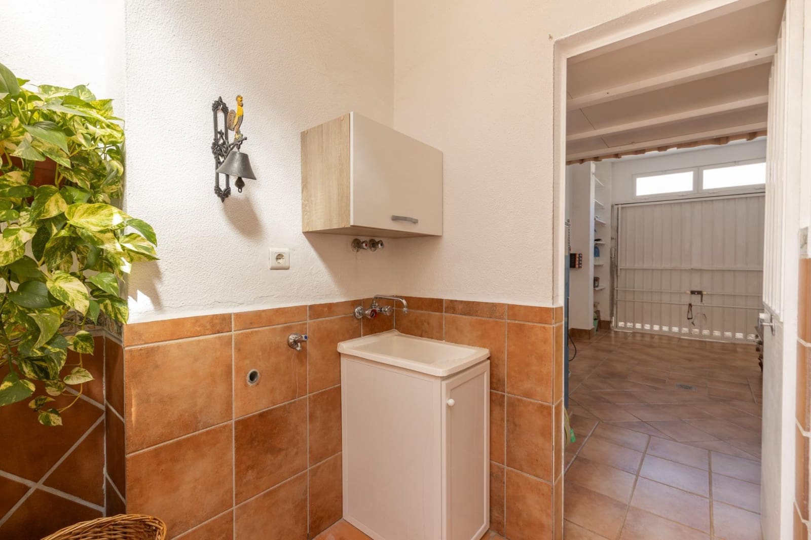 4 bedroom Terraced Villa for sale in Huetor Vega with garage - € 245,000 (Ref: 9434352)