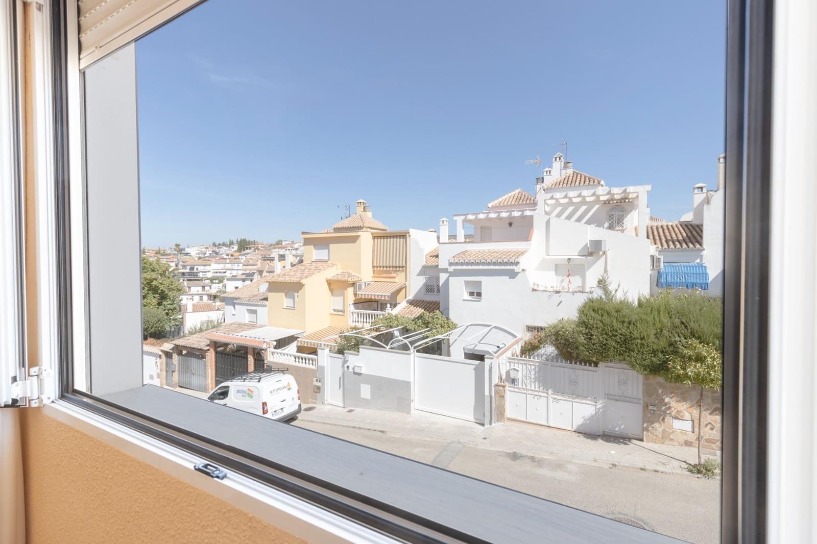 4 bedroom Terraced Villa for sale in Huetor Vega with garage - € 245,000 (Ref: 9434352)