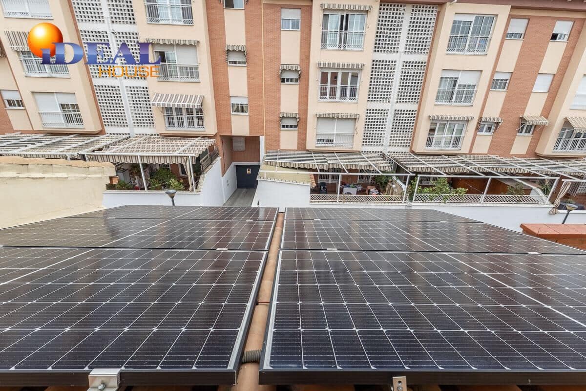 Adosado de 4 habitaciones en Granada ciudad en venta con garaje - 335.000 € (Ref: 9434353)