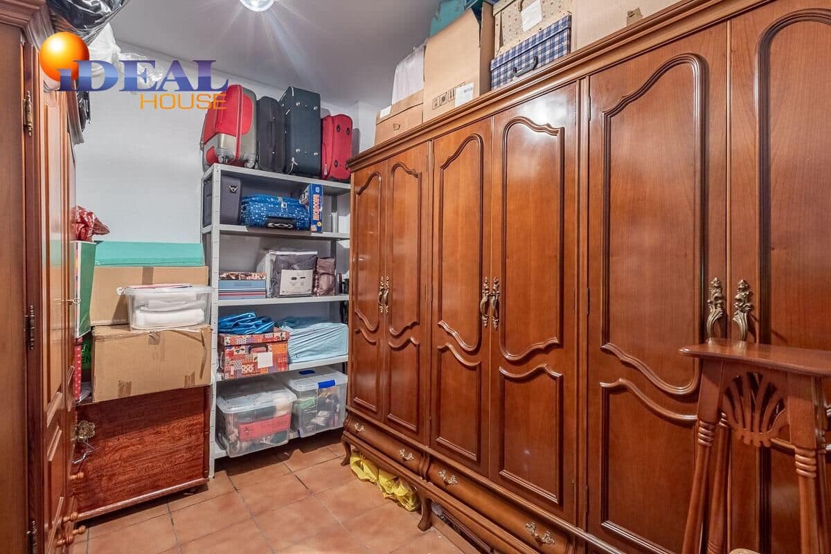 Adosado de 4 habitaciones en Granada ciudad en venta con garaje - 335.000 € (Ref: 9434353)