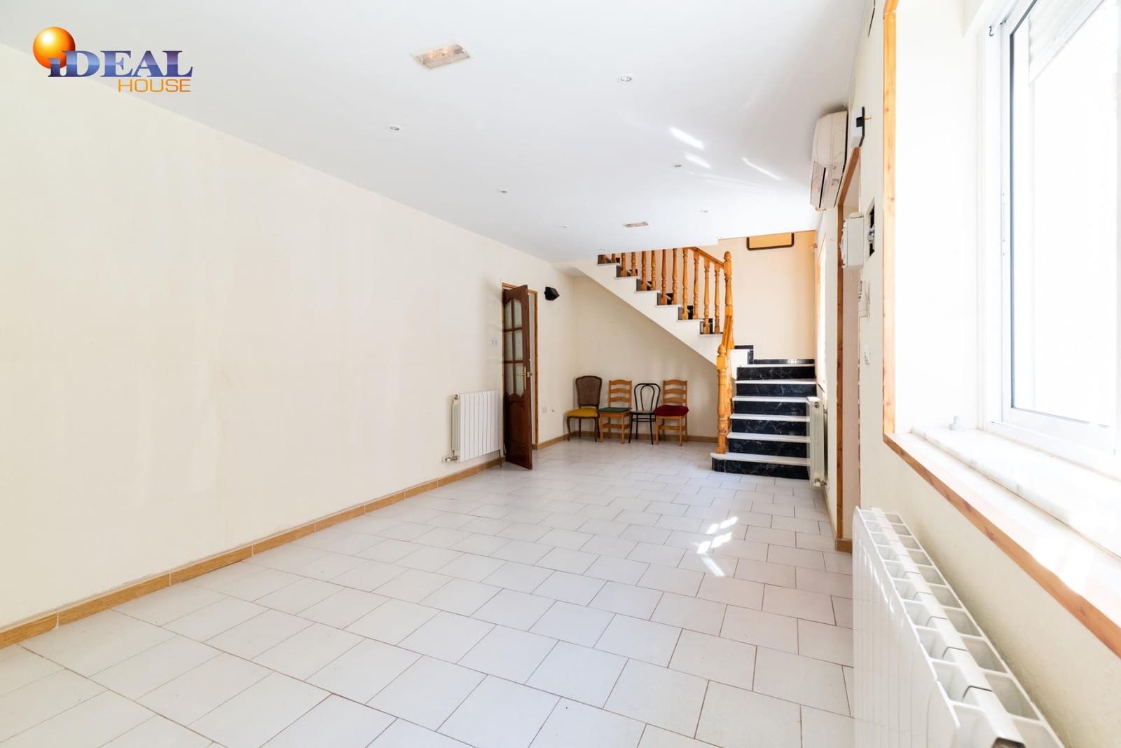 5 sypialnia Dom szeregowy na sprzedaż w Santa Fe - 149 900 € (Ref: 9434354)