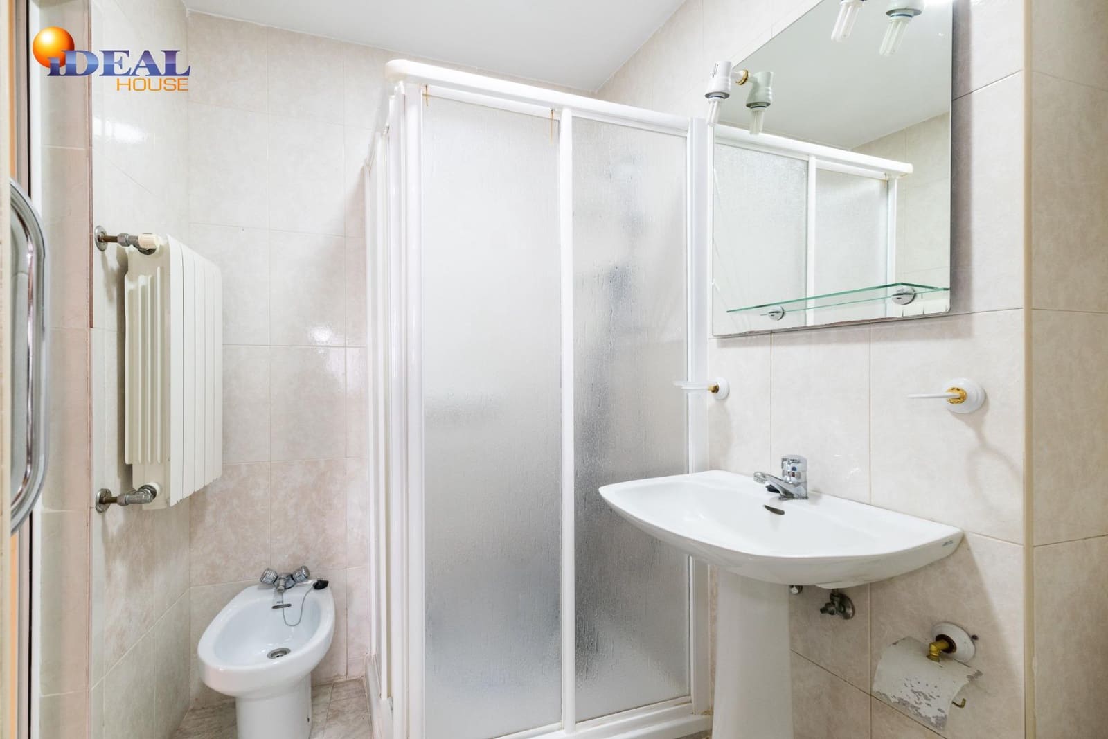 5 sypialnia Dom szeregowy na sprzedaż w Santa Fe - 149 900 € (Ref: 9434354)