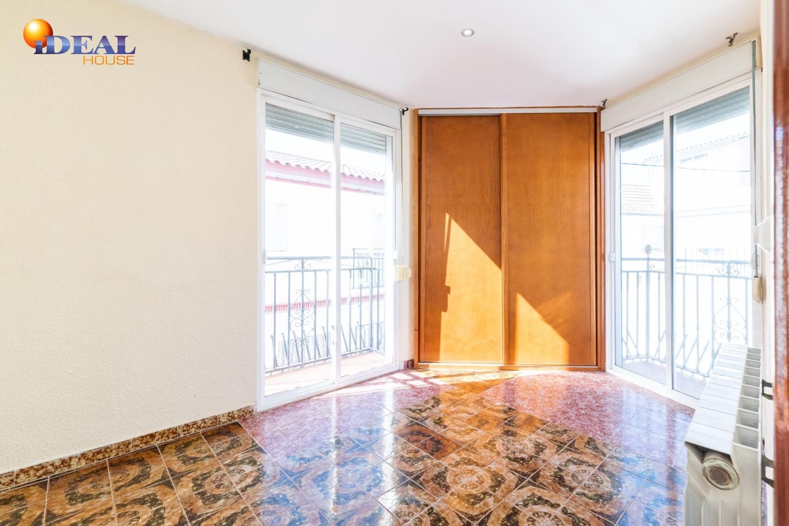 5 sypialnia Dom szeregowy na sprzedaż w Santa Fe - 149 900 € (Ref: 9434354)