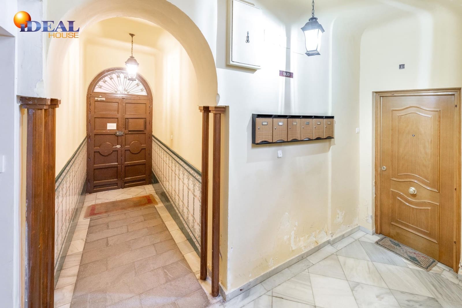 2 bedroom Flat for sale in Granada city - € 250,000 (Ref: 9434357)