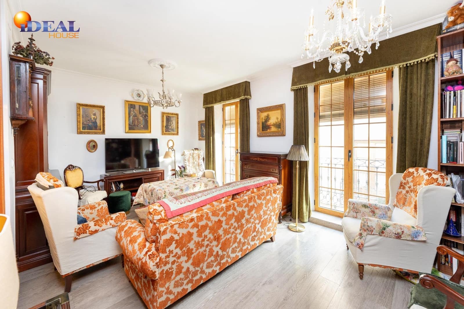 2 bedroom Flat for sale in Granada city - € 250,000 (Ref: 9434357)