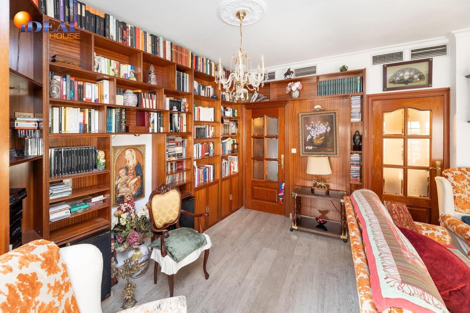 2 bedroom Flat for sale in Granada city - € 250,000 (Ref: 9434357)