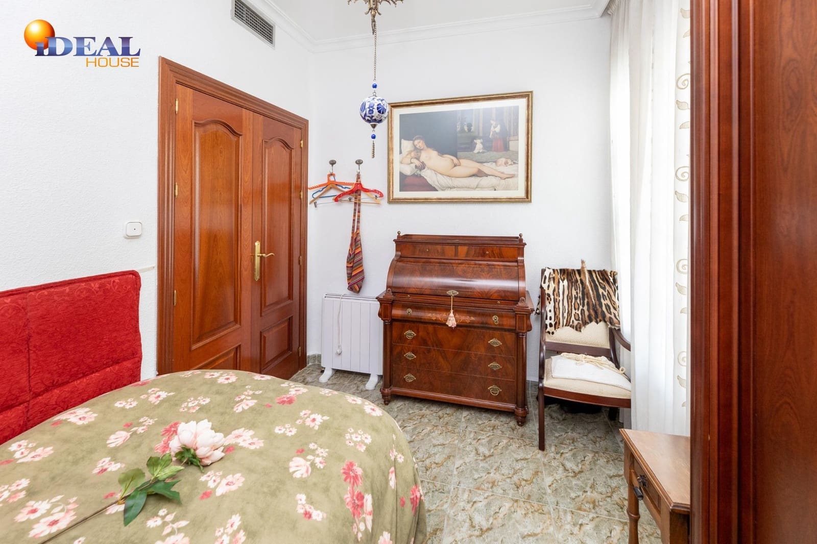 2 bedroom Flat for sale in Granada city - € 250,000 (Ref: 9434357)