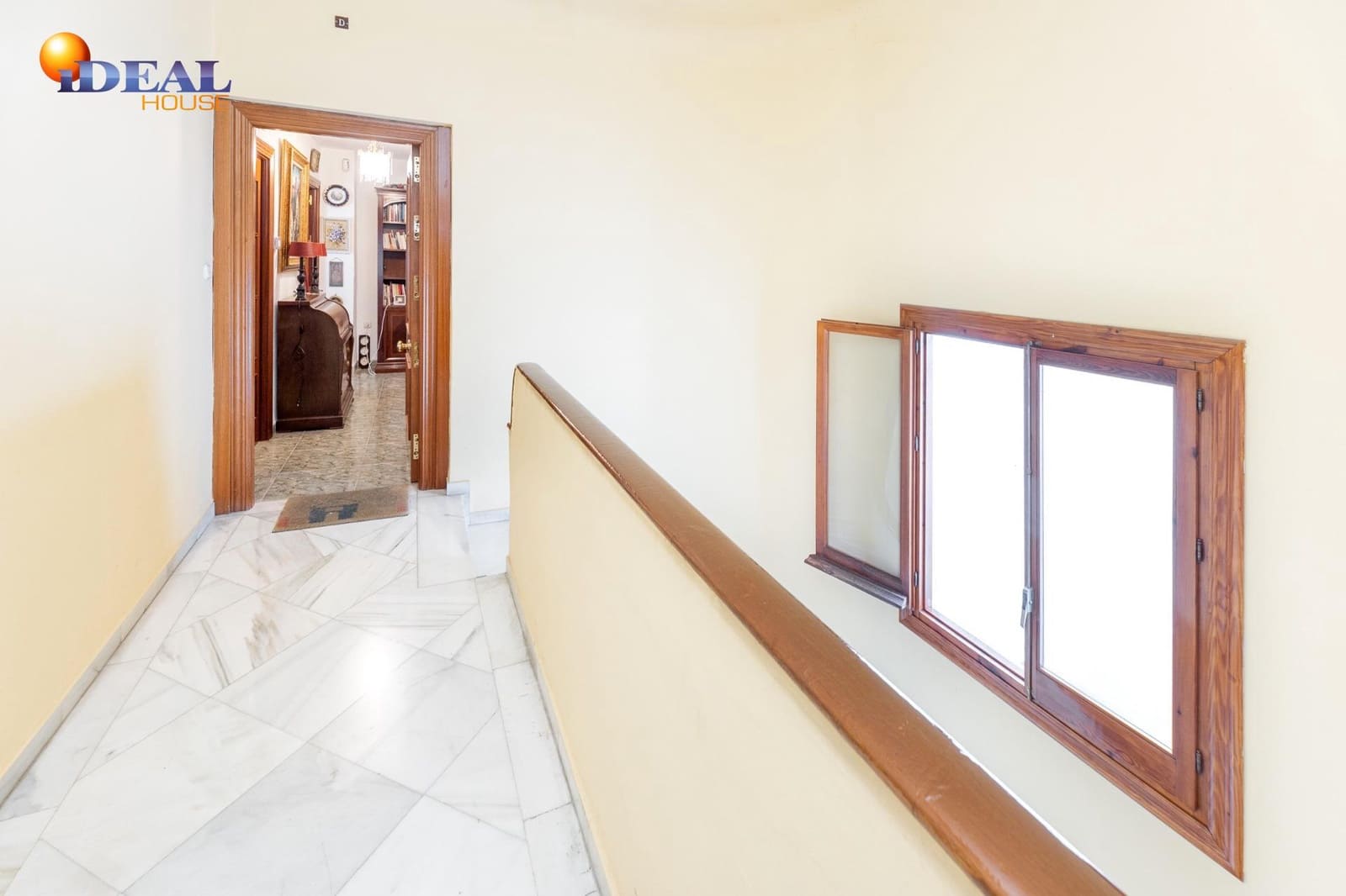 2 bedroom Flat for sale in Granada city - € 250,000 (Ref: 9434357)