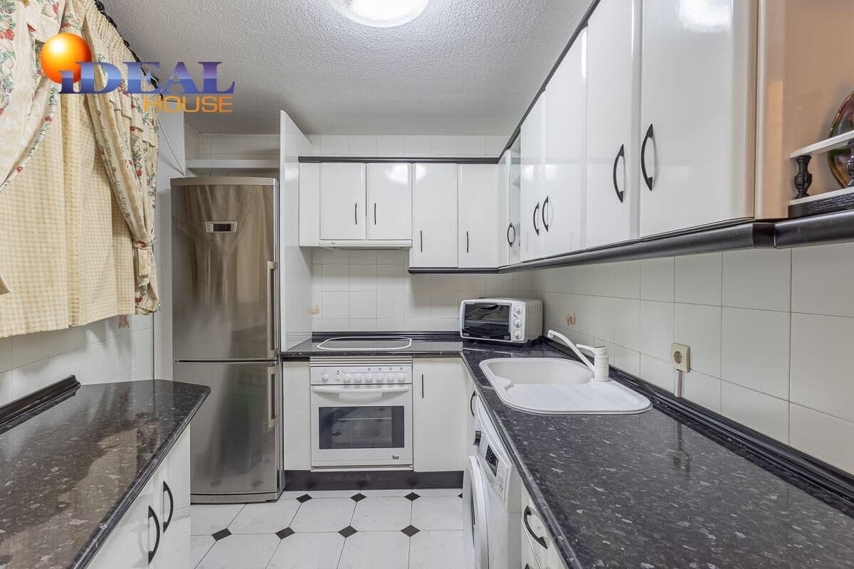 3 bedroom Flat for sale in Almunecar with garage - € 289,000 (Ref: 9434358)