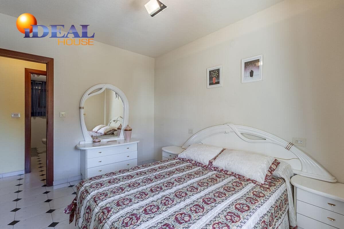 3 bedroom Flat for sale in Almunecar with garage - € 289,000 (Ref: 9434358)