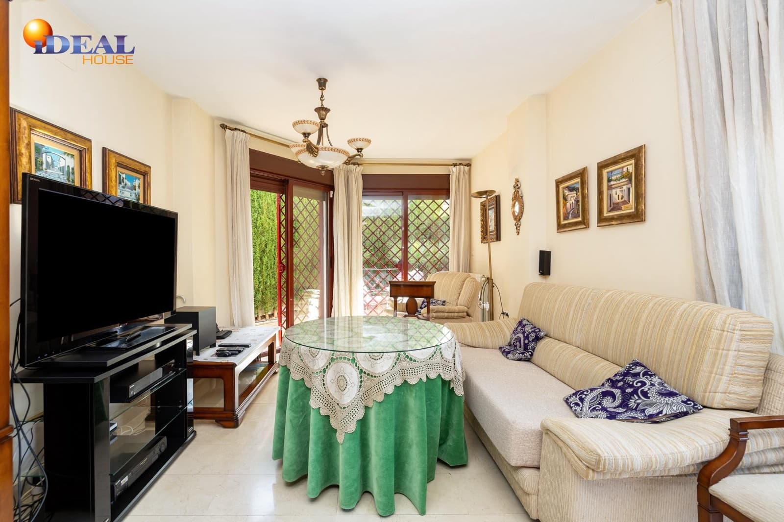 4 makuuhuone Huvila myytävänä paikassa Granada kaupunki mukana uima-altaan 
autotalli - 450 000 € (Ref: 9434359)