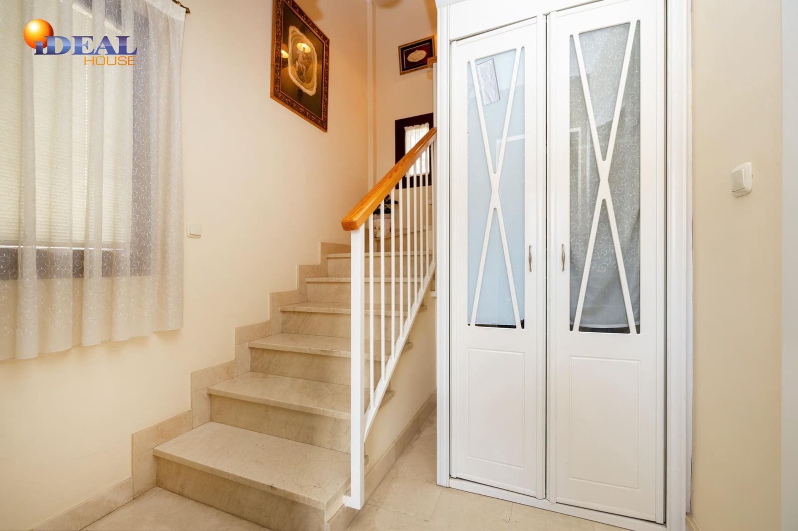 4 makuuhuone Huvila myytävänä paikassa Granada kaupunki mukana uima-altaan 
autotalli - 450 000 € (Ref: 9434359)