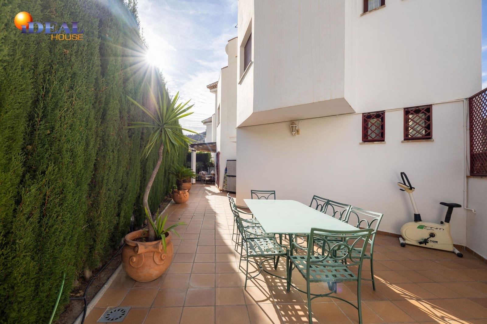 4 makuuhuone Huvila myytävänä paikassa Granada kaupunki mukana uima-altaan 
autotalli - 450 000 € (Ref: 9434359)