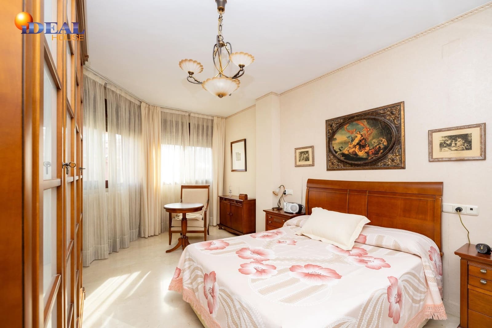 4 makuuhuone Huvila myytävänä paikassa Granada kaupunki mukana uima-altaan 
autotalli - 450 000 € (Ref: 9434359)