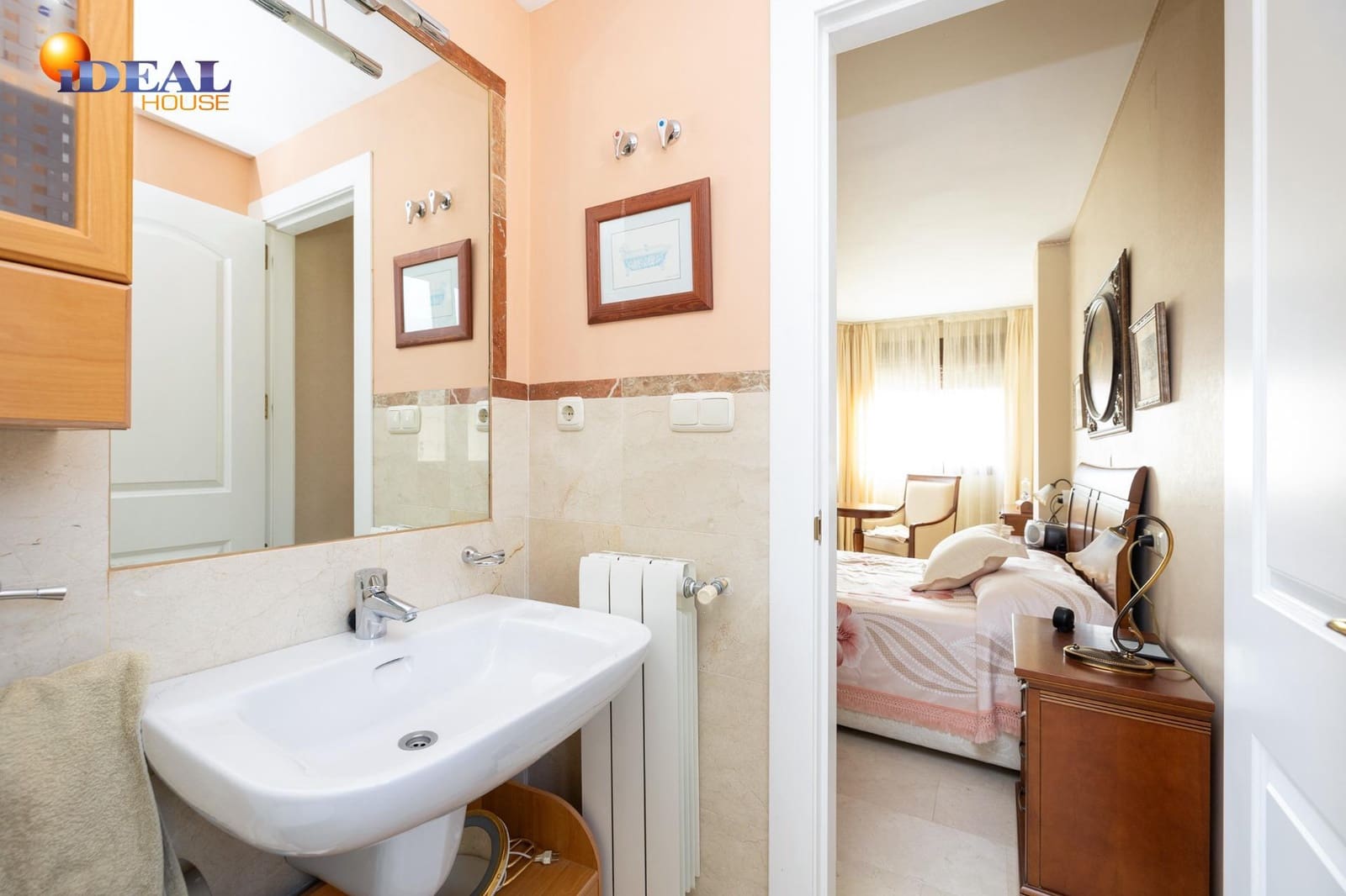 4 makuuhuone Huvila myytävänä paikassa Granada kaupunki mukana uima-altaan 
autotalli - 450 000 € (Ref: 9434359)