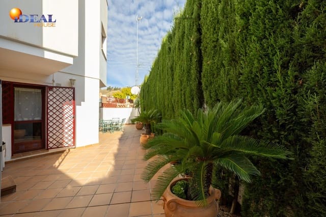 4 makuuhuone Huvila myytävänä paikassa Carretera de la Sierra, Granada kaupunki mukana uima-altaan 
autotalli - 450 000 € (Ref: 9434359)