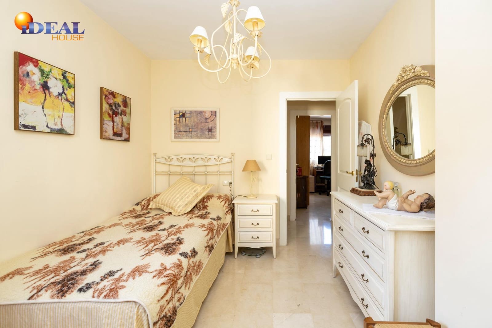 4 makuuhuone Huvila myytävänä paikassa Granada kaupunki mukana uima-altaan 
autotalli - 450 000 € (Ref: 9434359)