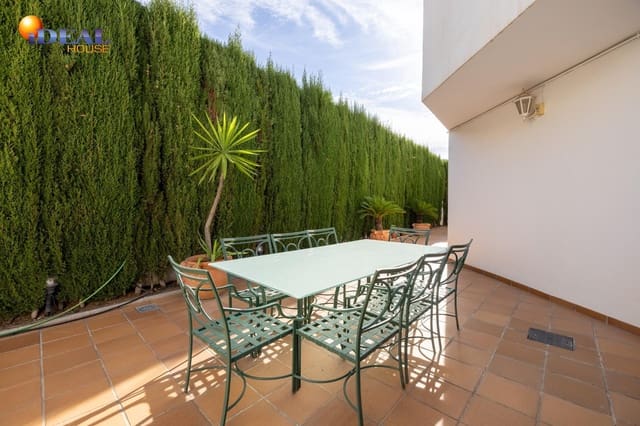 4 makuuhuone Huvila myytävänä paikassa Carretera de la Sierra, Granada kaupunki mukana uima-altaan 
autotalli - 450 000 € (Ref: 9434359)