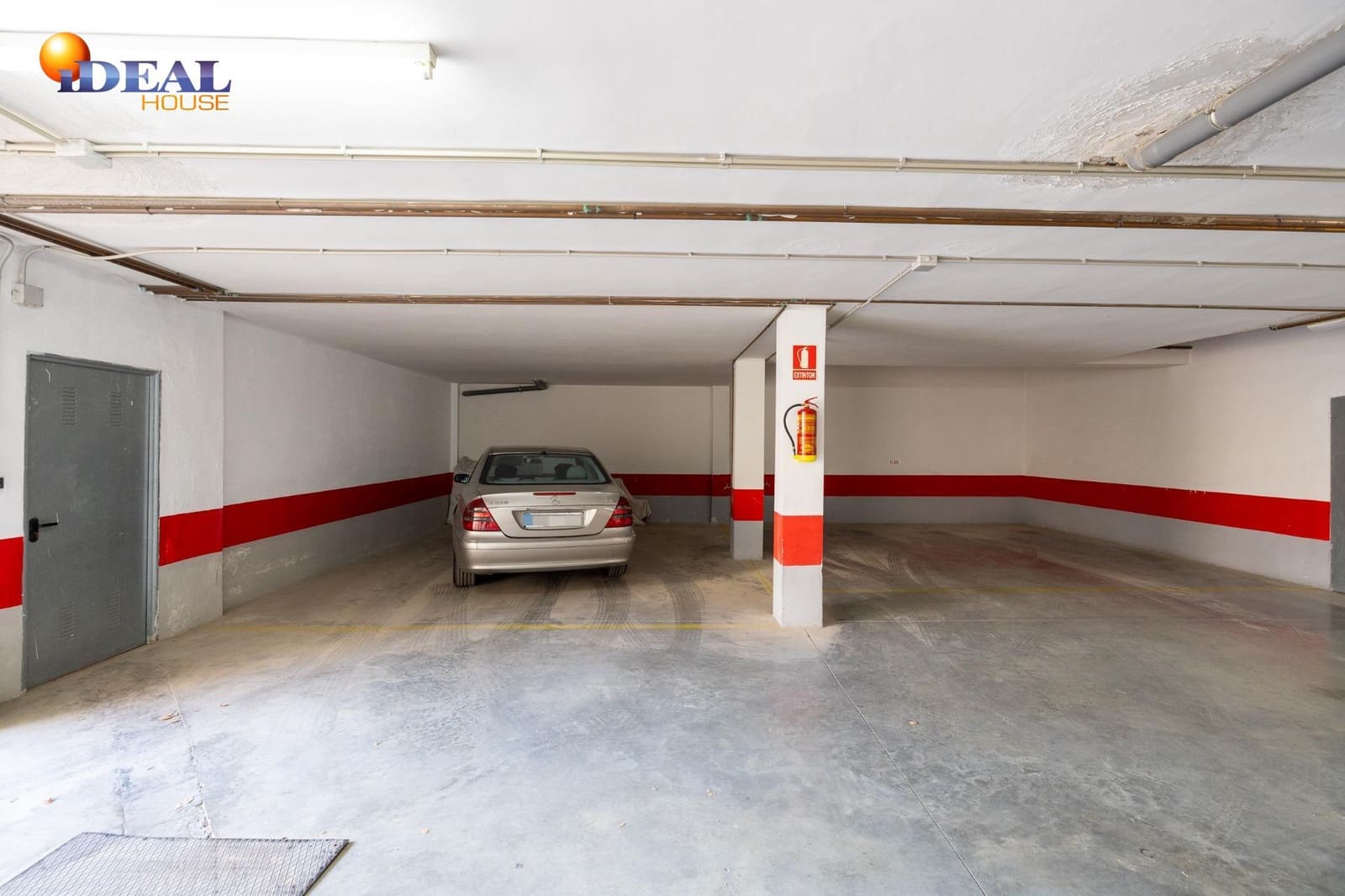 4 makuuhuone Huvila myytävänä paikassa Granada kaupunki mukana uima-altaan 
autotalli - 450 000 € (Ref: 9434359)