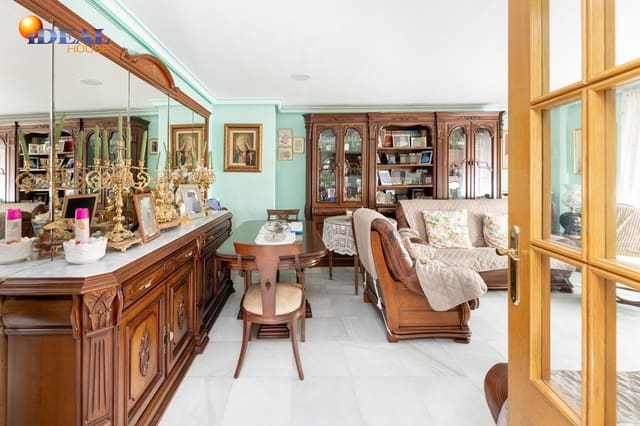 7 makuuhuone Huvila myytävänä paikassa Maracena mukana 
autotalli - 520 000 € (Ref: 9434360)