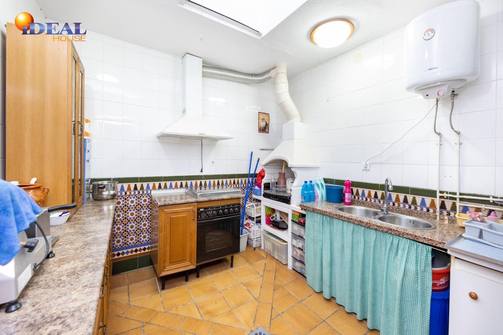 7 makuuhuone Huvila myytävänä paikassa Maracena mukana 
autotalli - 520 000 € (Ref: 9434360)