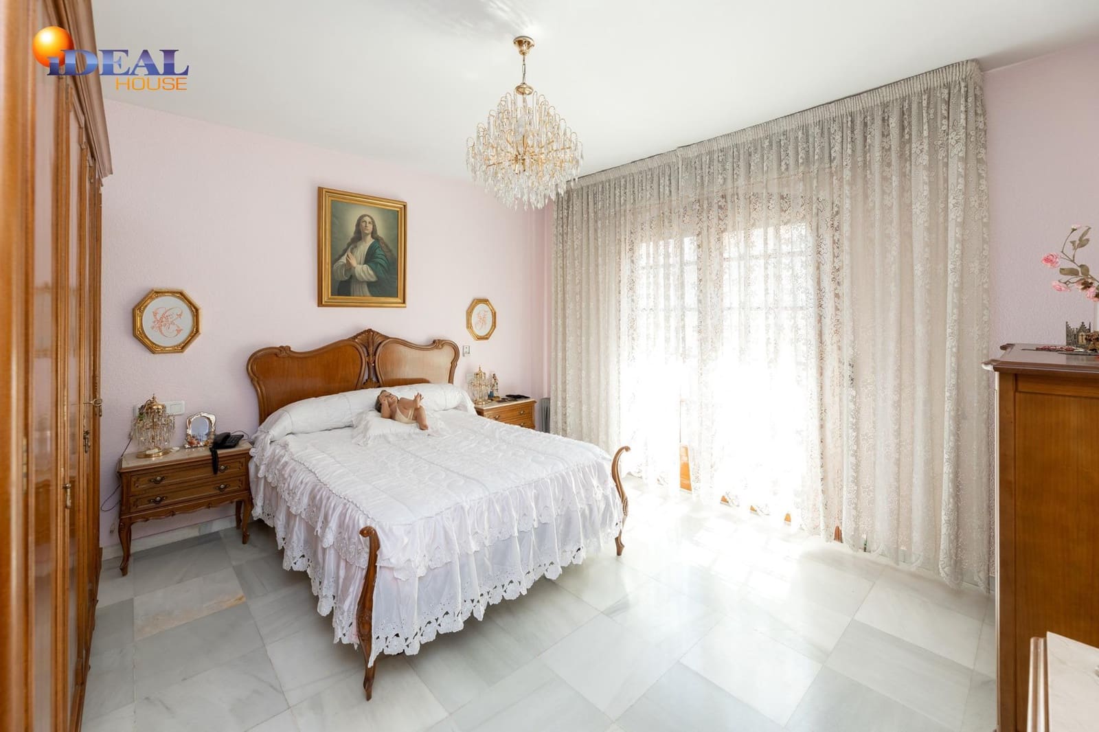 7 makuuhuone Huvila myytävänä paikassa Maracena mukana 
autotalli - 520 000 € (Ref: 9434360)