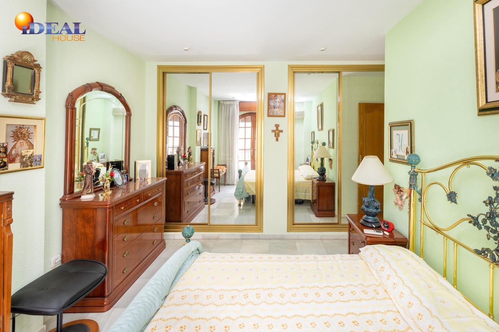 7 makuuhuone Huvila myytävänä paikassa Maracena mukana 
autotalli - 520 000 € (Ref: 9434360)