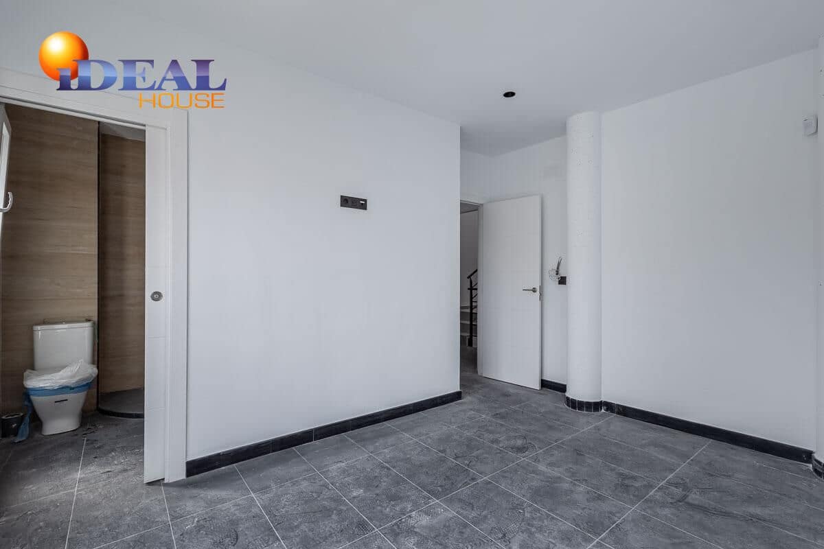 Gewerbe zu verkaufen in Churriana de la Vega - 398.000 € (Ref: 9434361)