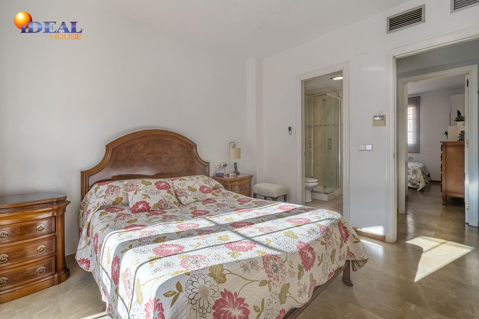 4 camera da letto Villetta a Schiera in vendita in Armilla con garage - 359.000 € (Rif: 9434362)