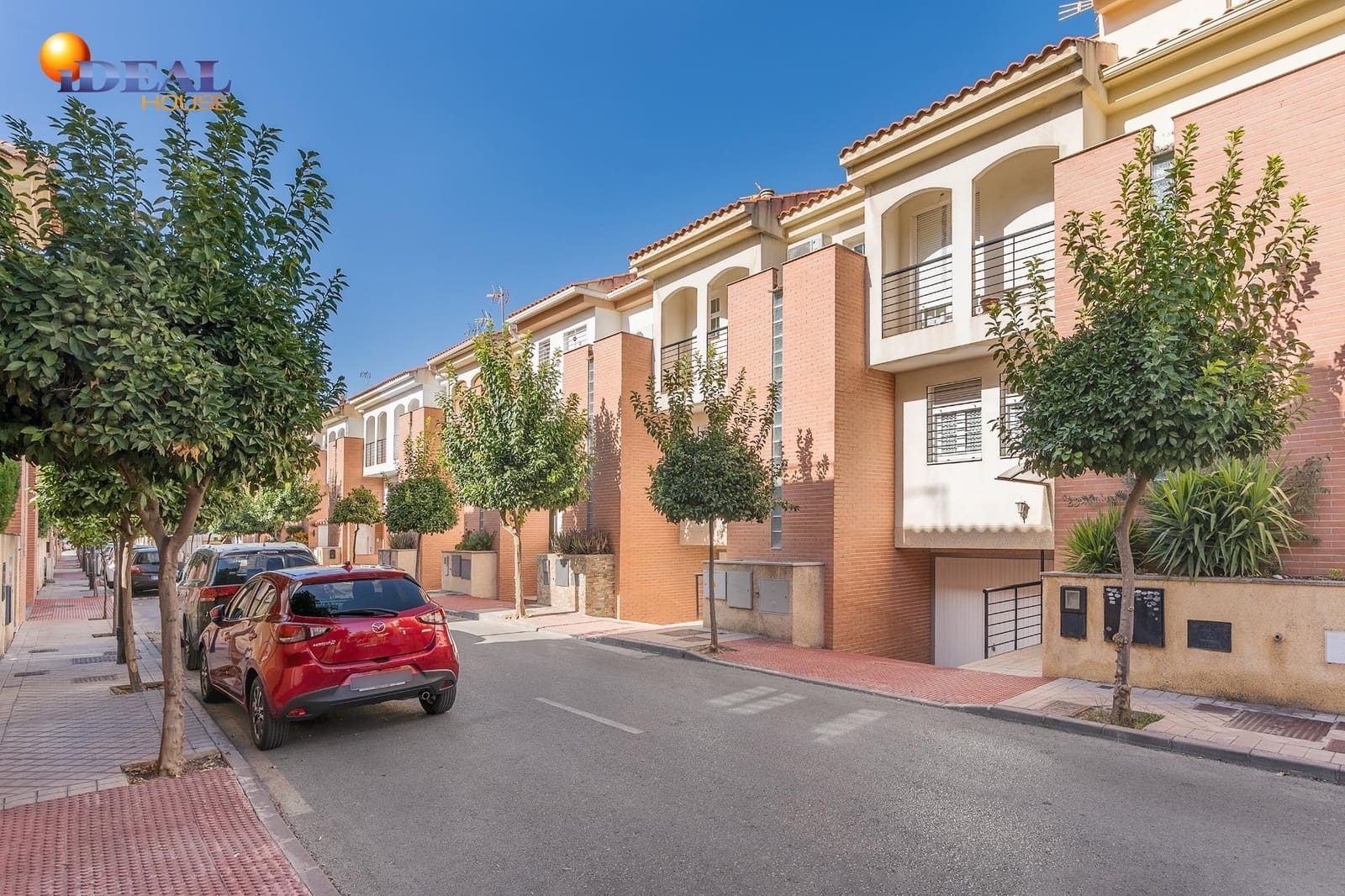 4 camera da letto Villetta a Schiera in vendita in Armilla con garage - 359.000 € (Rif: 9434362)