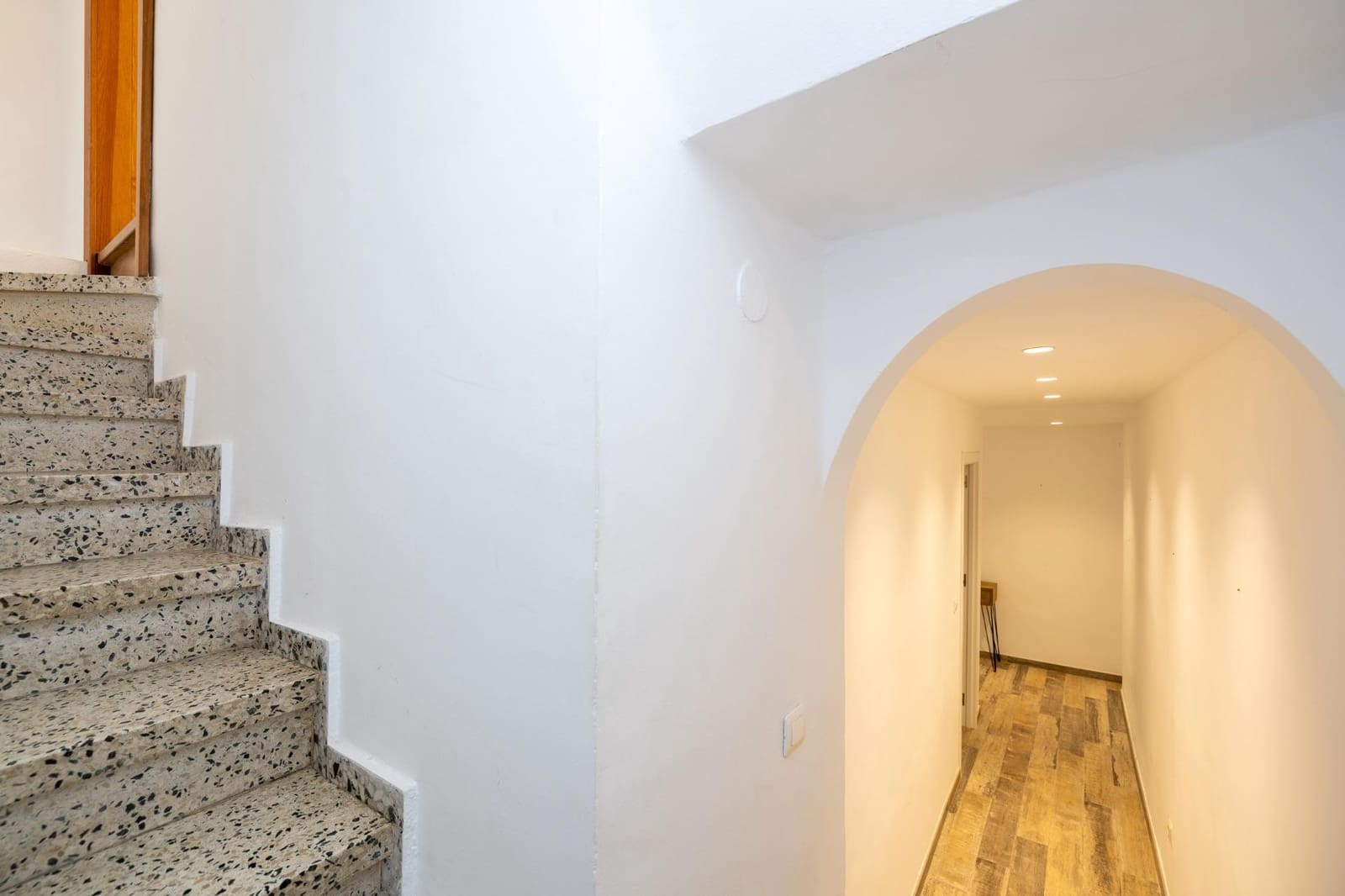 2 slaapkamer Rijtjeshuis te koop in Granada stad - € 480.000 (Ref: 9434364)