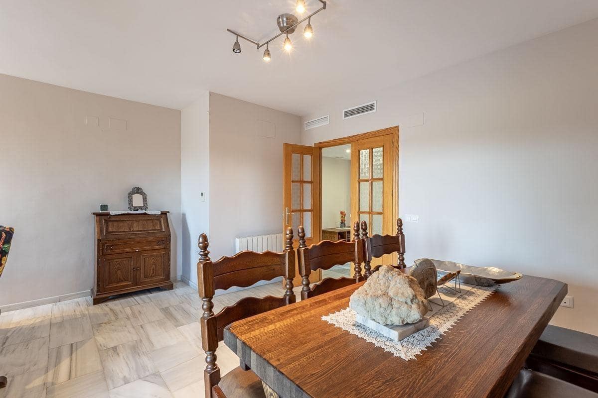 4 soverom Villa til salgs i Atarfe med svømmebasseng garasje - € 329 000 (Ref: 9434367)