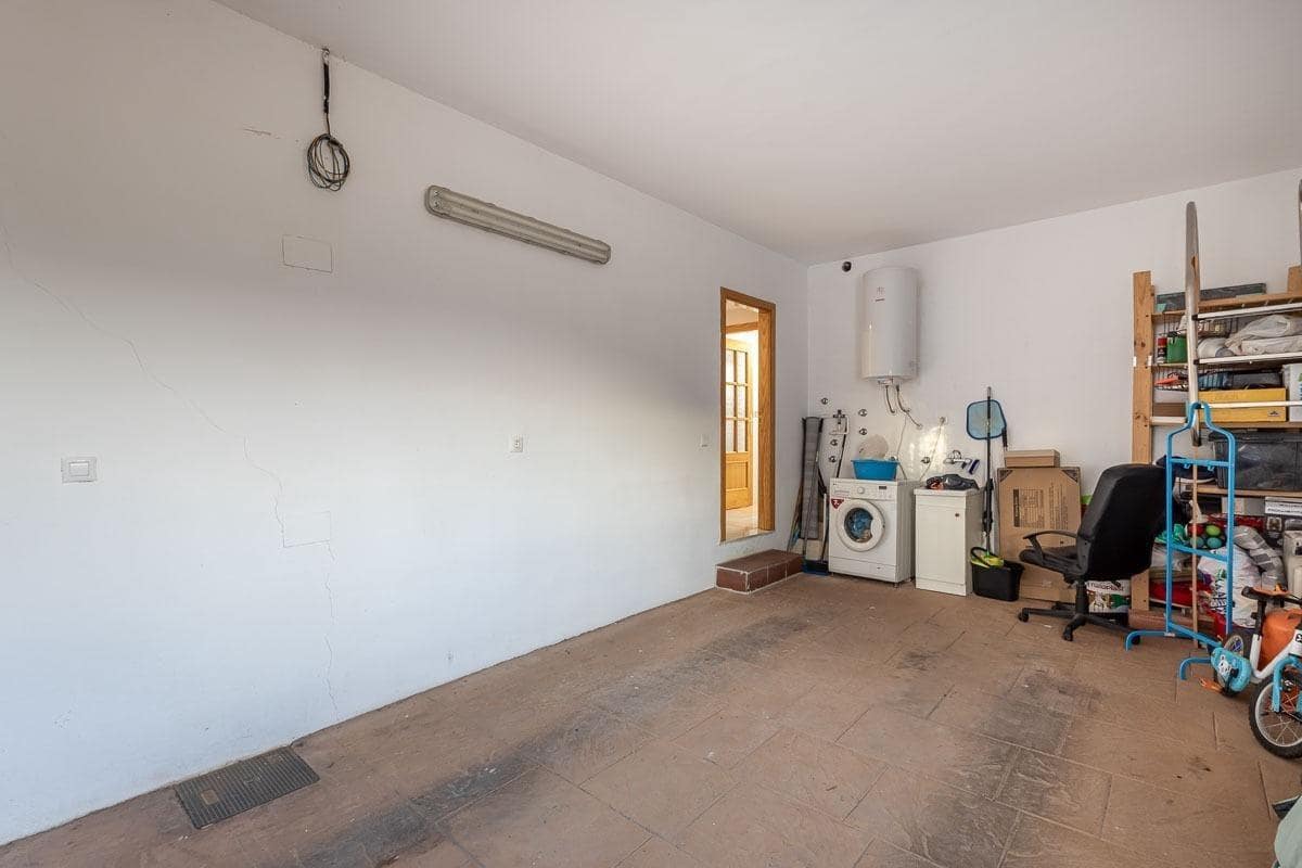 4 soverom Villa til salgs i Atarfe med svømmebasseng garasje - € 329 000 (Ref: 9434367)