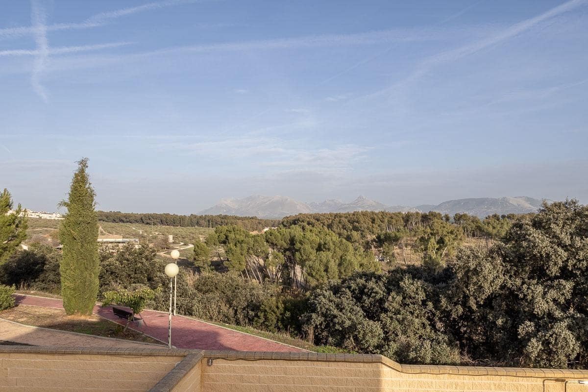 4 soverom Villa til salgs i Atarfe med svømmebasseng garasje - € 329 000 (Ref: 9434367)