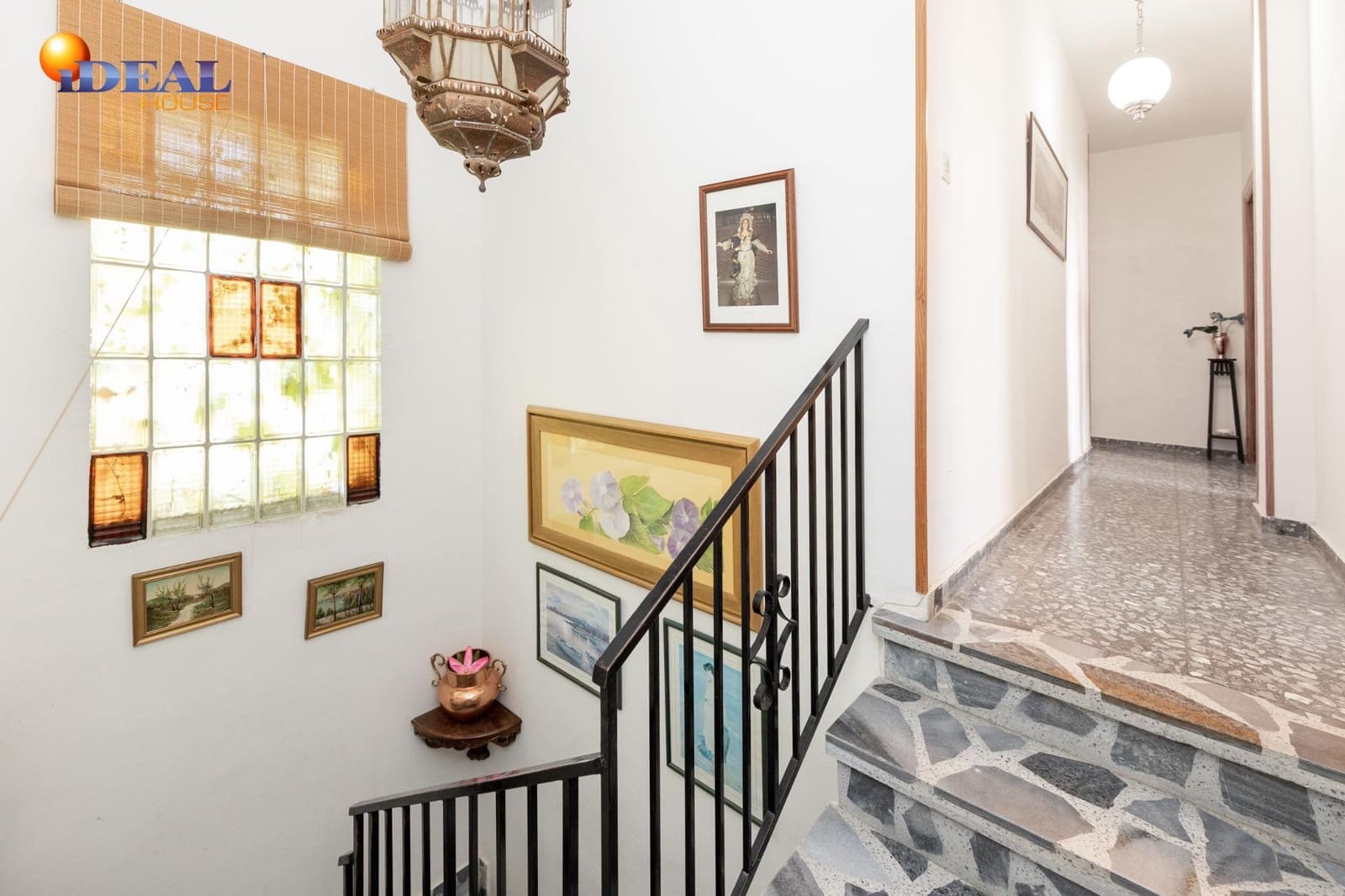 4 bedroom Villa for sale in Dilar with pool garage - € 349,900 (Ref: 9434368)