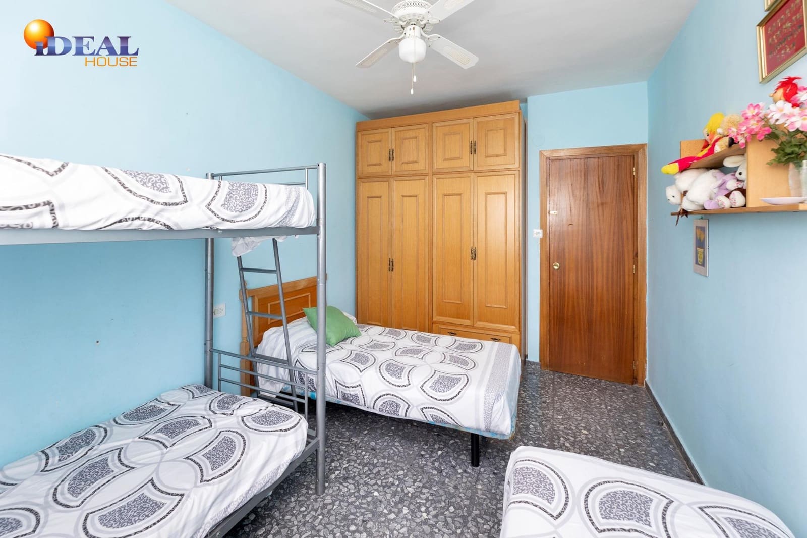 4 bedroom Villa for sale in Dilar with pool garage - € 349,900 (Ref: 9434368)