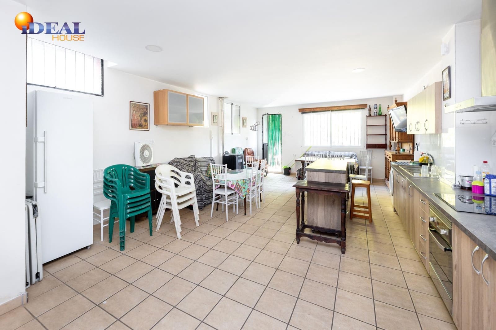 4 bedroom Villa for sale in Dilar with pool garage - € 349,900 (Ref: 9434368)