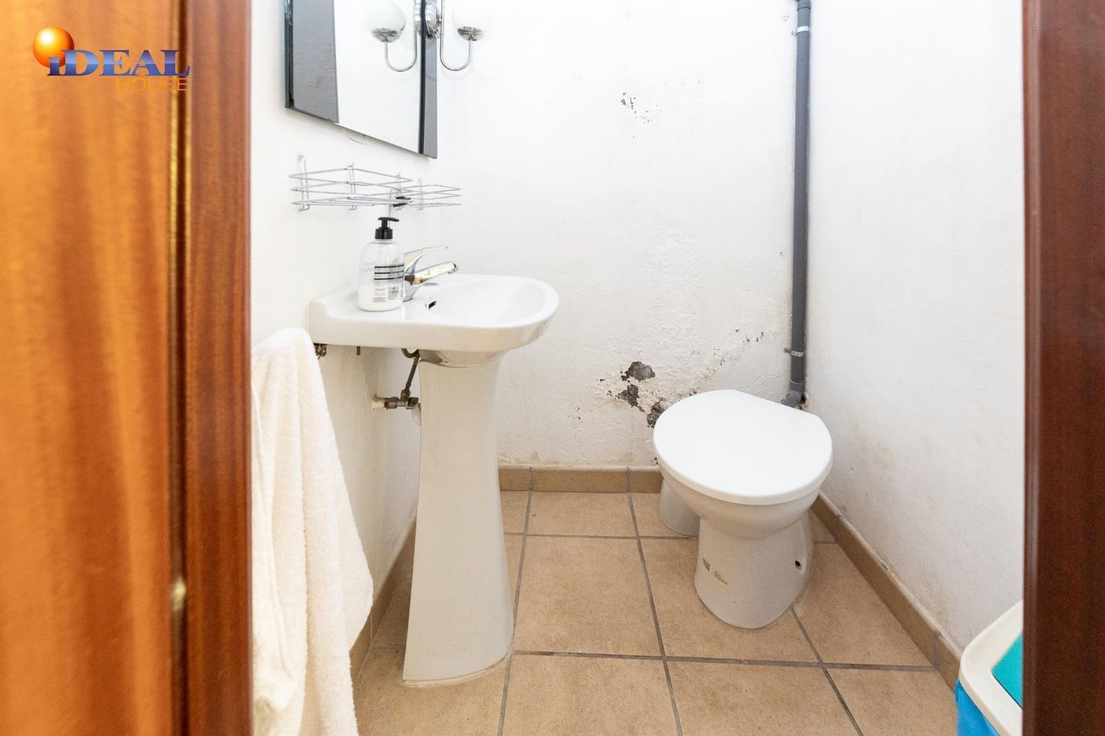 4 bedroom Villa for sale in Dilar with pool garage - € 349,900 (Ref: 9434368)