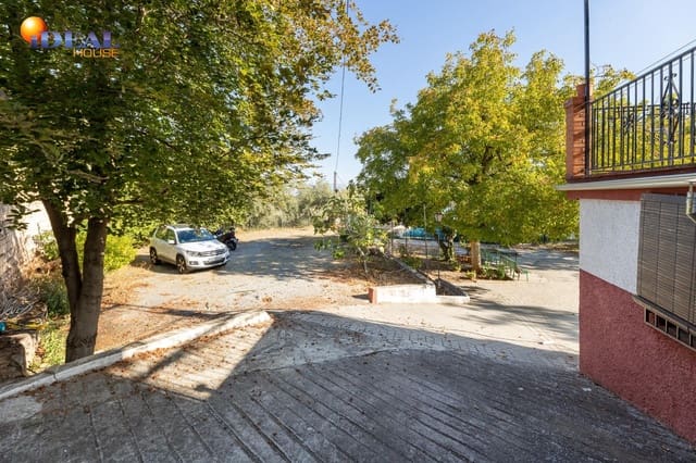 4 bedroom Villa for sale in Dílar with pool garage - € 349,900 (Ref: 9434368)