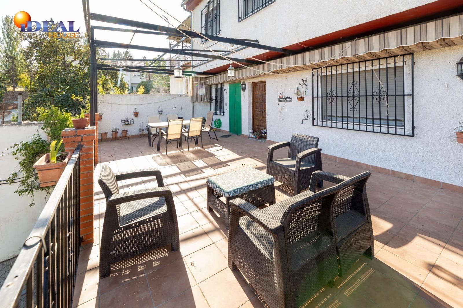 4 bedroom Villa for sale in Dilar with pool garage - € 349,900 (Ref: 9434368)