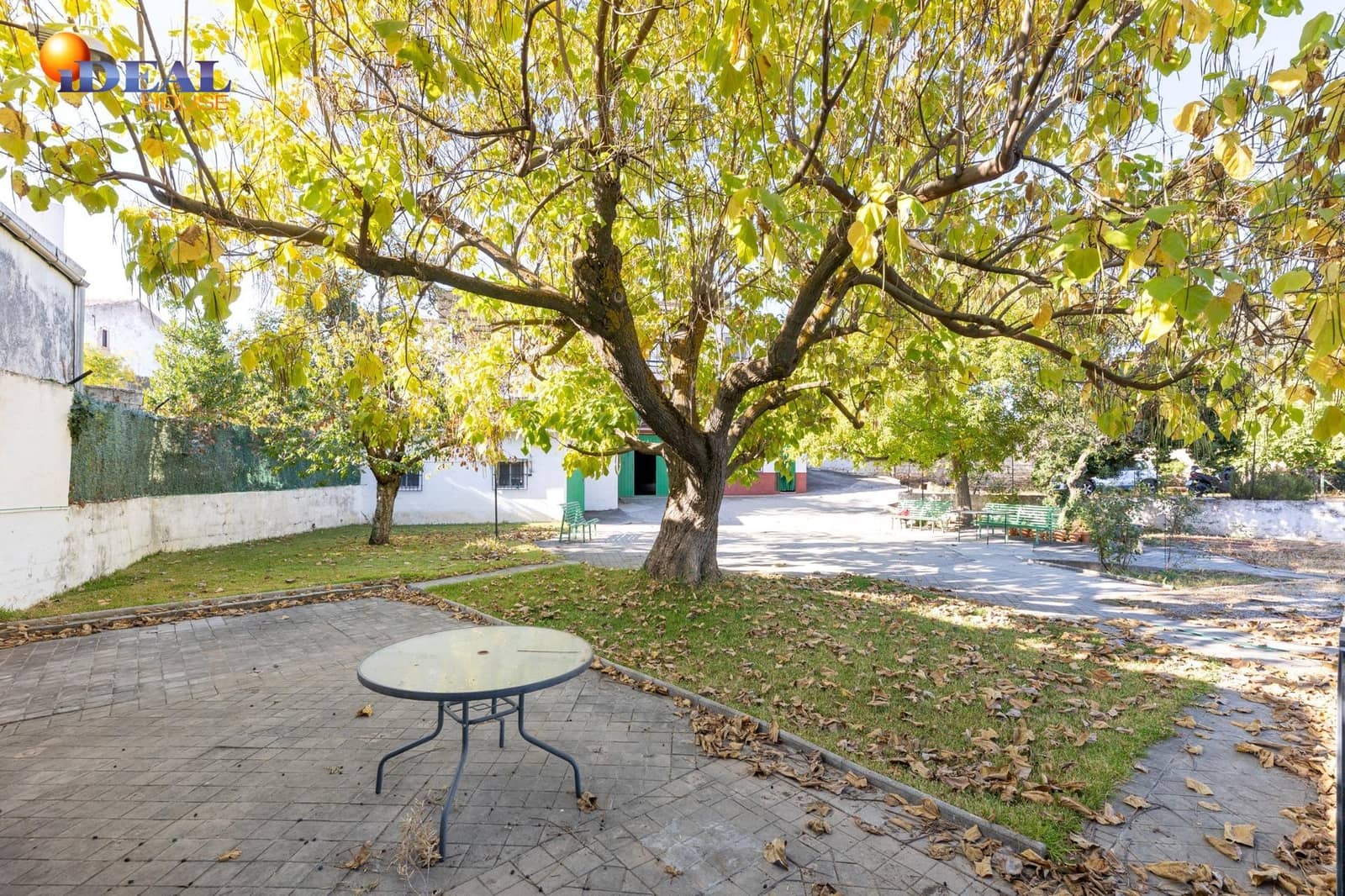 4 bedroom Villa for sale in Dilar with pool garage - € 349,900 (Ref: 9434368)