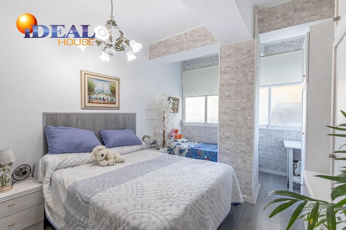 4 bedroom Flat for sale in Granada city - € 485,000 (Ref: 9434369)