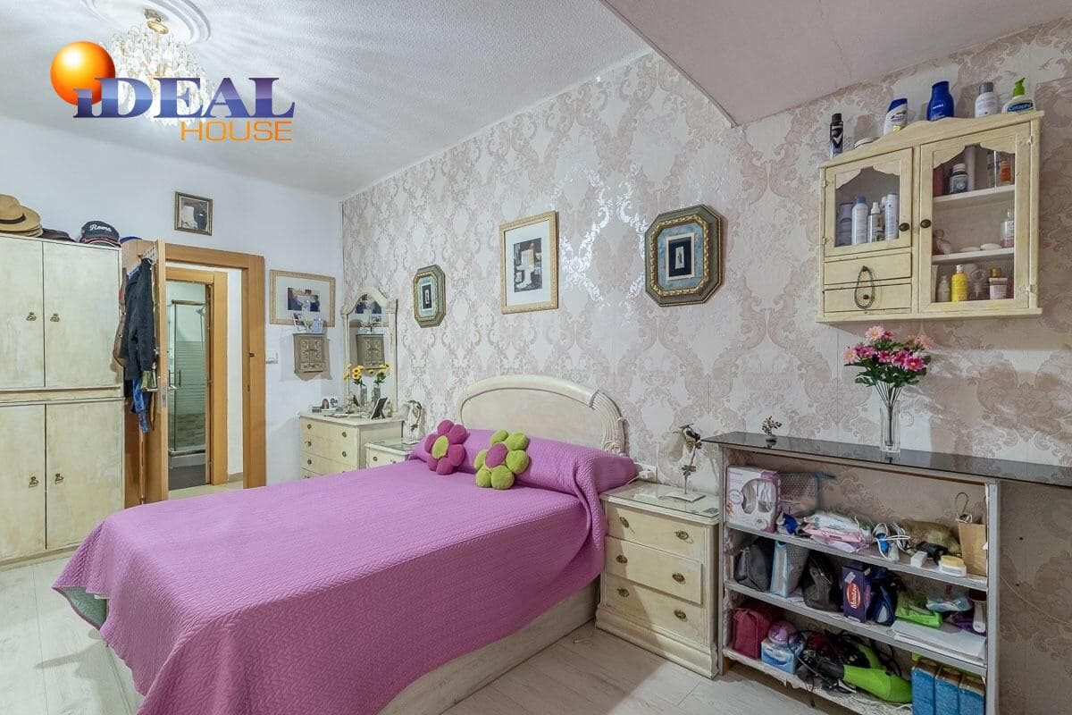 4 bedroom Flat for sale in Granada city - € 485,000 (Ref: 9434369)