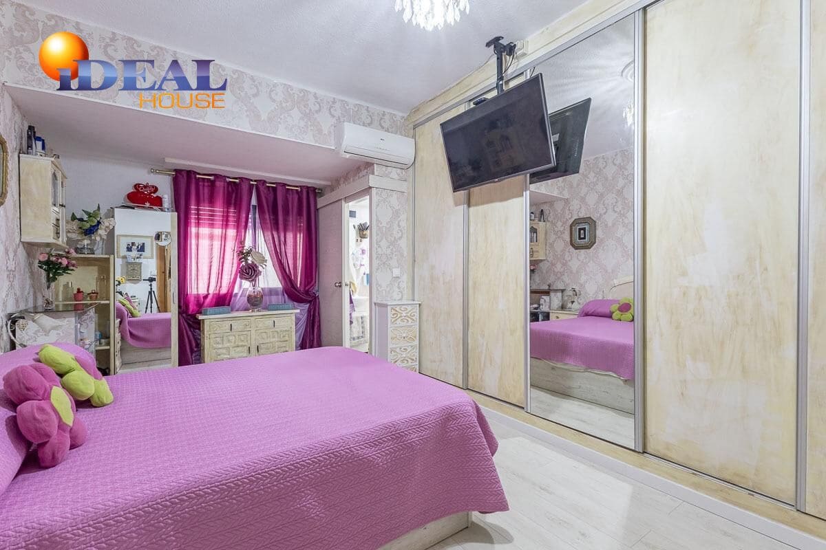 4 bedroom Flat for sale in Granada city - € 485,000 (Ref: 9434369)